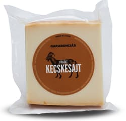 Garabonciás érlelt félkemény zsíros füstölt kecskesajt, darabolt