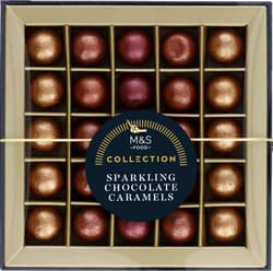 Marks & Spencer Ét- és tejcsokoládé pralinék különböző töltelékekkel, ehető csillámporral