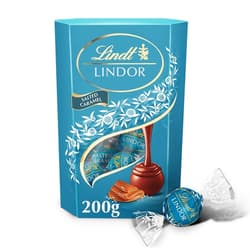 Lindt Lindor milk chocolate (FleurdeSel) with salt crystals and soft-melting caramel filling