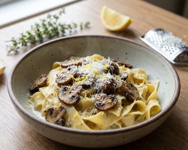 Citromos-kakukkfüves gombás pappardelle | Gyors vacsora