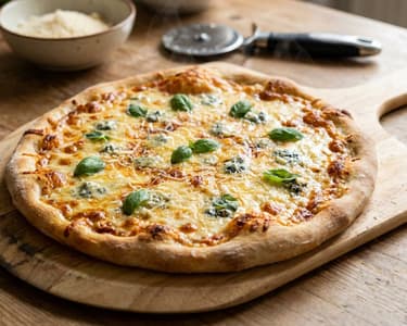 Four cheese pizza | Pizza Quattro Formaggi