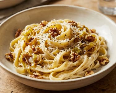Krémes póréhagymás tagliatelle | Olasz őszi tészta dióval