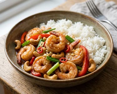 Goong Pad Med Mamuang | Thai kesudiós pirított garnéla