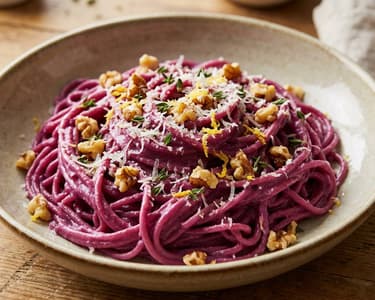 Krémes lilakáposztás spagetti | Olasz tészta pirított dióval