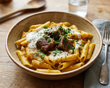Vadas sertésragu penne tésztával | Hagyományos vadas mártás omlós hússal