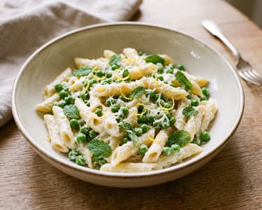 Krémes zöldborsós-ricottás penne | Mentás olasz tészta