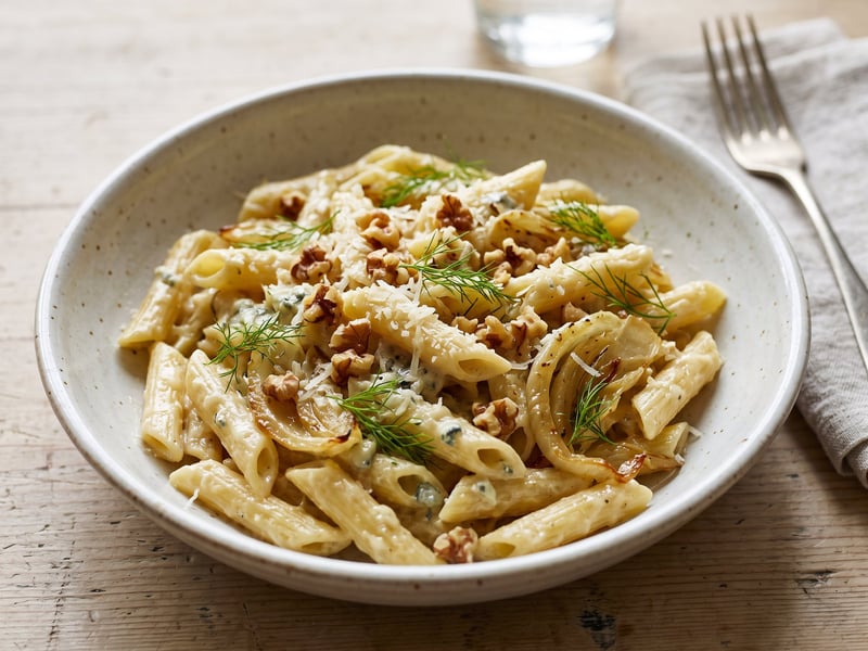 Krémes édesköményes penne | Gorgonzolával és pirított dióval
