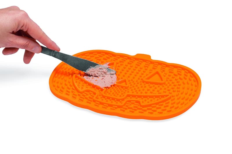 Beeztees Halloween tök formájú licnking mat kutyáknak, 23 cm