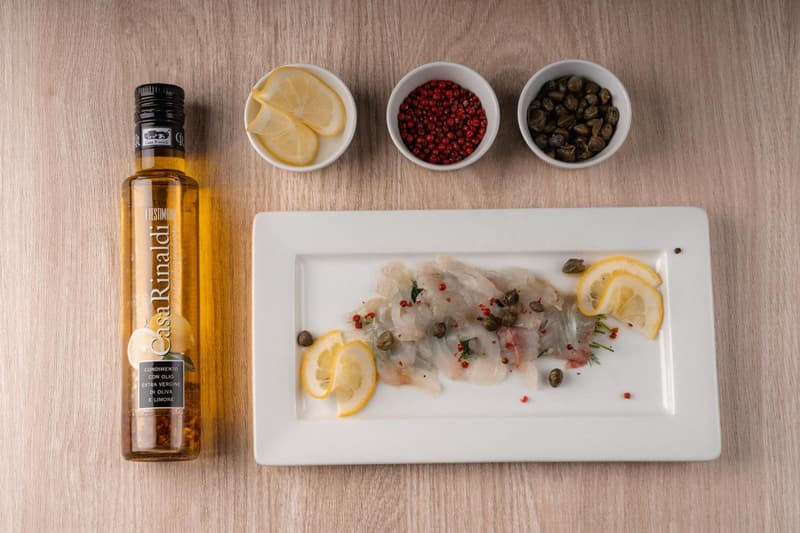 Flavoured extra virgin olive oil with lemon