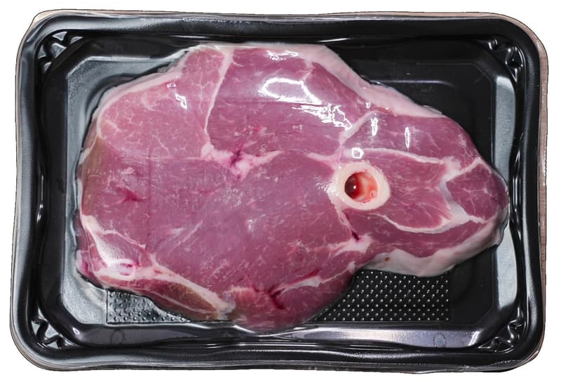 Skin lamb thigh without bone