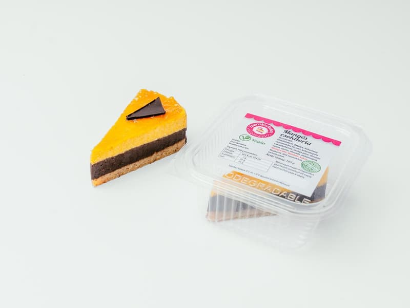 Vegan Mango Chocolate Cake