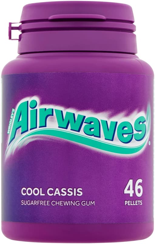 Airwaves Cool with menthol and blackcurrant flavored sugar-free chewing gum sweetener