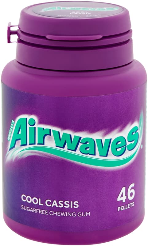 Airwaves Cool with menthol and blackcurrant flavored sugar-free chewing gum sweetener