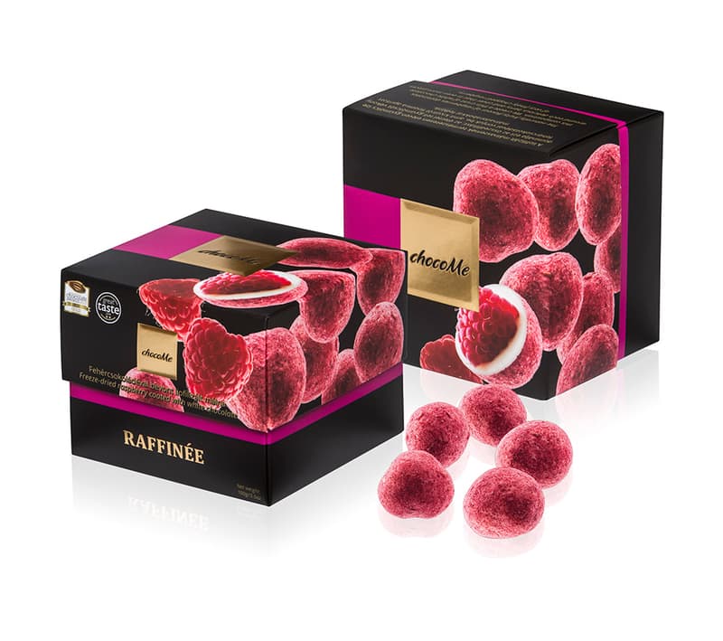 chocoMe Lyophilized raspberries coated with white chocolate