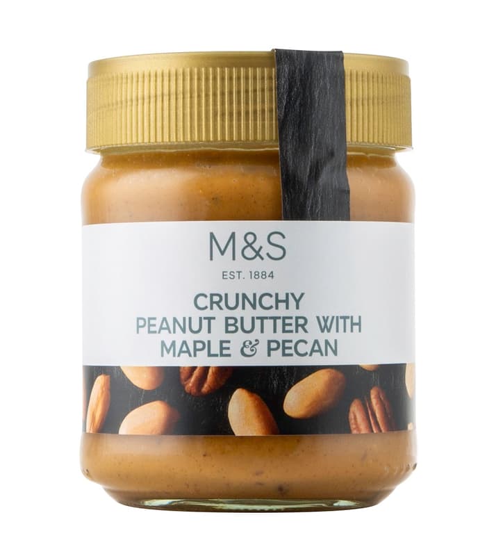 Marks & Spencer Mogyoróvaj pekándió darabkákkal és juharsziruppal