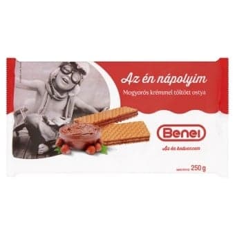 Benei Hazelnut cream filled waffle