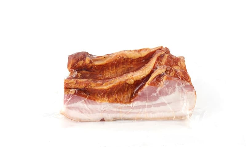 SEVEN SEVEN pieces of beechwood-smoked cured bacon