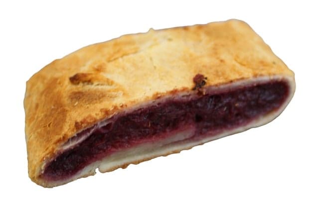 Sour cherry strudel 105g
