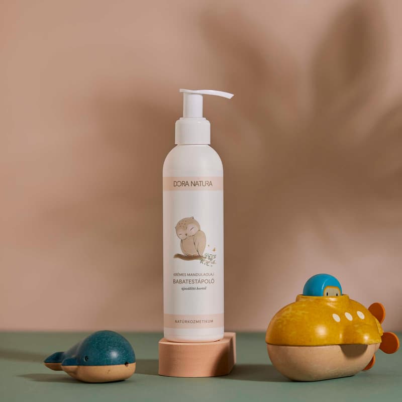 Creamy mandeln oil baby body lotion