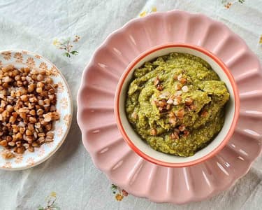 Brokkolifőzelék csirkehússal 