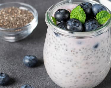 Áfonyás chia puding