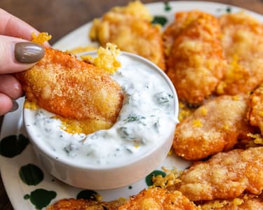 Sült zúzott sárgarépa parmezánnal és joghurtos mártogatóssal