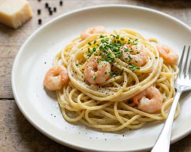 Spagetti pecorino sajttal és garnélarákkal