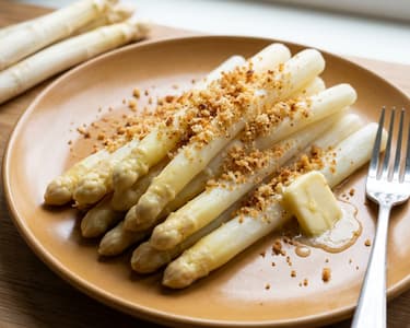 Spárga vajas morzsával