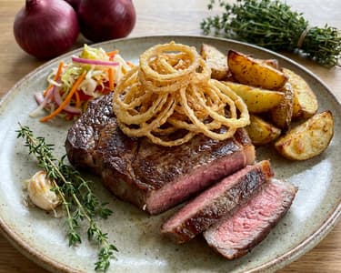 Hagymás-rostélyos házi savanyúsággal