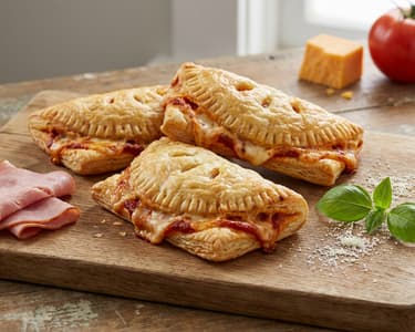 Pizzás táska leveles tésztából