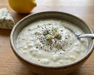 Kéksajt mártás: a mindenhez is tökéletes mártogatós