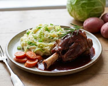 Báránycsülök káposztás burgonyapürével