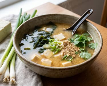 Miso wakame soup with tofu