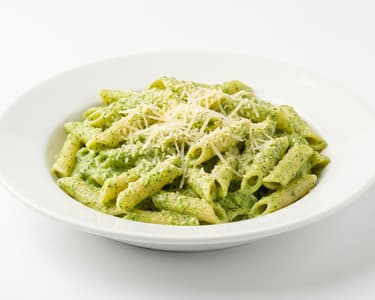 Krémes brokkolis tészta sajtos mártással