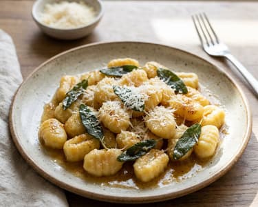 Gnocchi zsályával és barnított vajjal