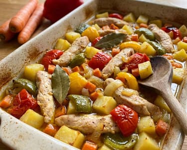 Turkey traybake with potatoes and peppers