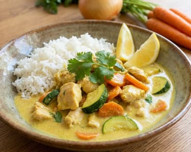 Csirke curry cukkinivel és sárgarépával