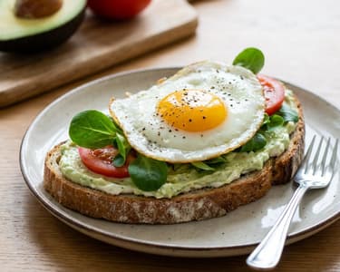 Avocado and Egg Sandwich | Healthy Breakfast