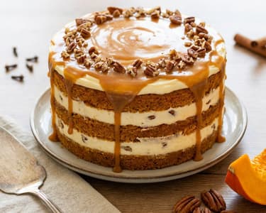 Sütőtökös torta krémsajttal, pekándióval és karamellel
