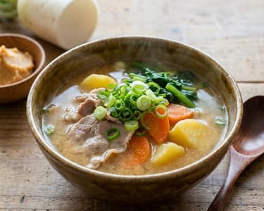 Miso leves sertéstarjával és zöldségekkel