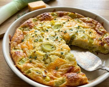 Póréhagymás frittata cheddar sajttal
