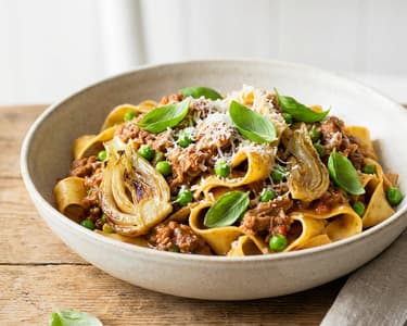 Pappardelle nyúlraguval, borsóval és édesköménnyel