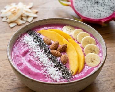 Sárkánygyümölcsös smoothie bowl