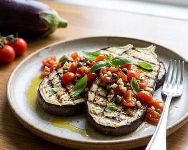 Grillezett padlizsán vinaigrette-tel és paradicsommal
