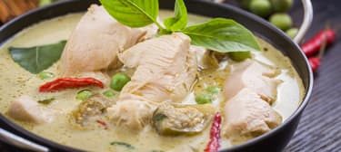 Currys-borsós csirkeleves