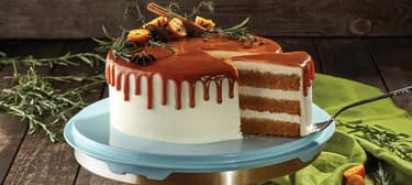 Sós karamellás karácsonyi mézeskalács torta