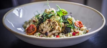 Bulgur saláta, sült zöldségekkel