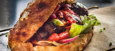 Zöldséges pita gyors sertés csevappal