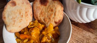 2 hozzávalós pita és curry-s sült karfiol