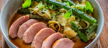 Rozé sertés szűz spárgás tésztával